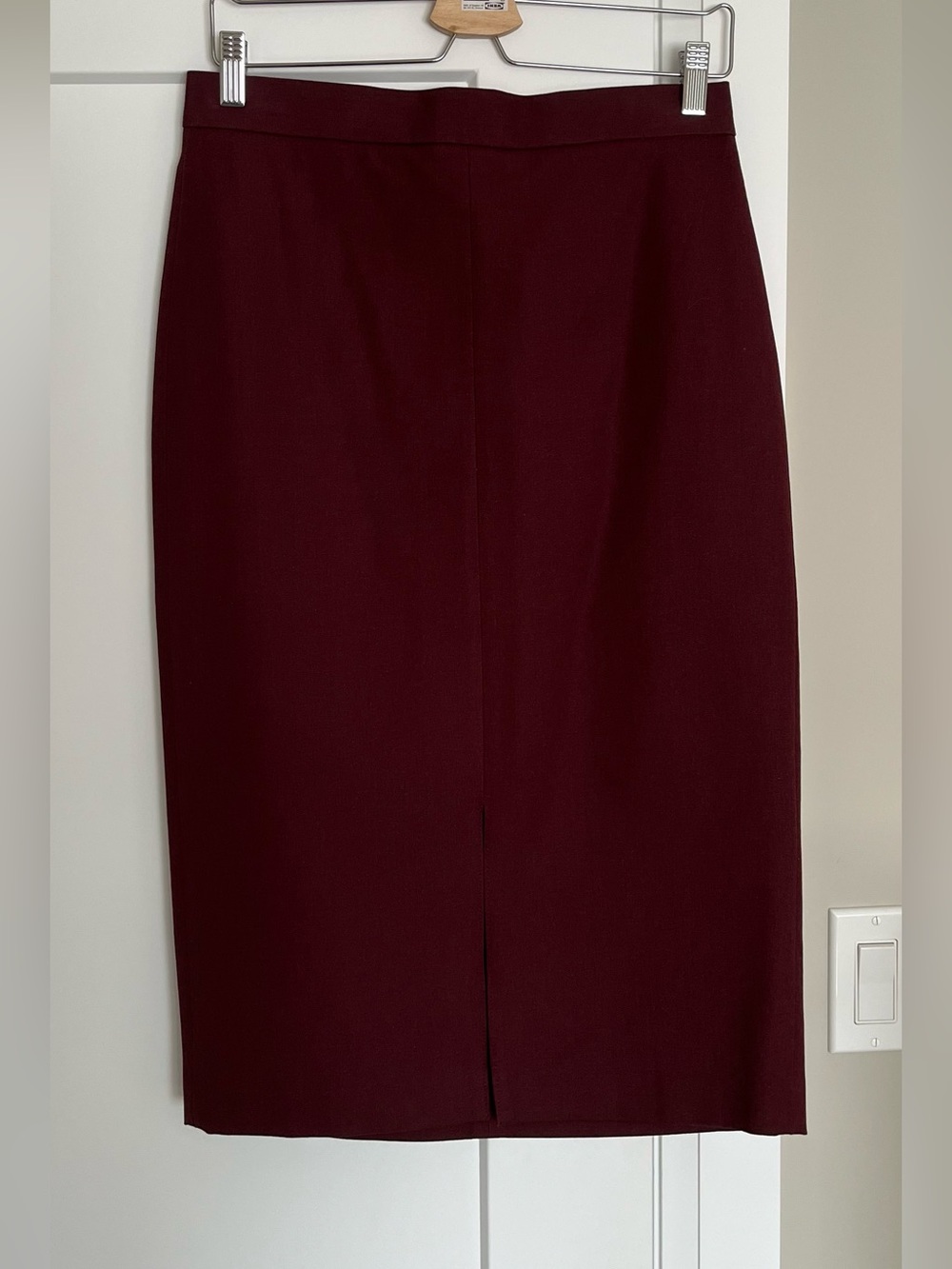Banana Republic Burgundy Wine Pencil Skirt Size 8 Midi Back Zip